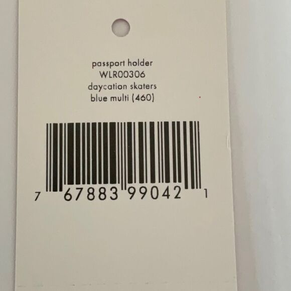 KATE SPADE NWT PASSPORT HOLDER DAYCATION SKATERS WITH CHRISTMAS TREES - Picture 9 of 10